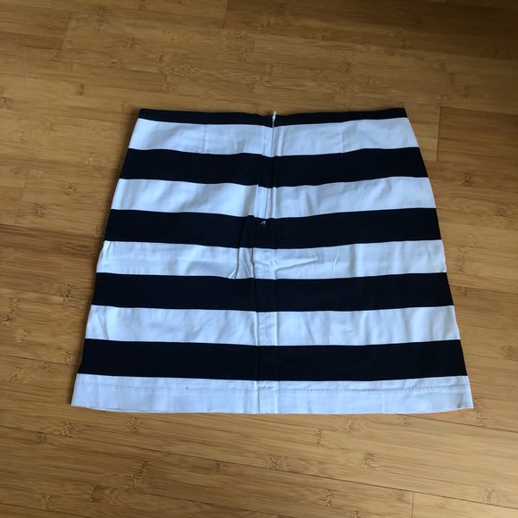 Tommy Hilfiger Skirt - Picture 2 of 4